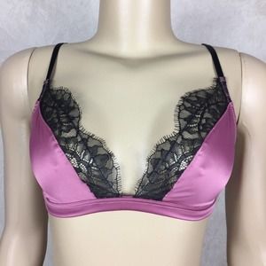 Victoria’s Secret Pink and Black Bra Small